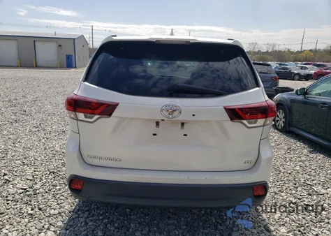 2019 Toyota Highlander Se z USA, uszkodzony, nr VIN 5TDKZRFH7KS575003